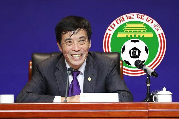 张晓峰的妈妈一听这话，眼前顿时一黑。